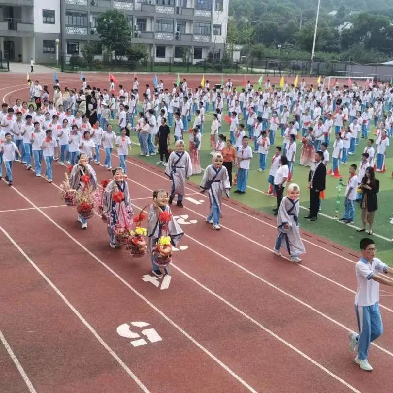 阳山县初中最新项目，现代化教育环境打造启航