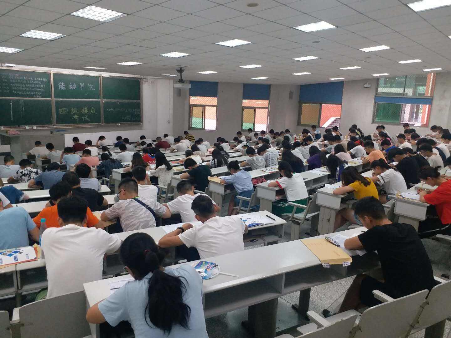 学位证与毕业证双证书设计的价值与未来整合趋势探讨