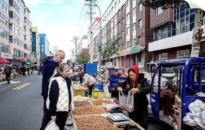 东北早市，碳水美食的主宰者