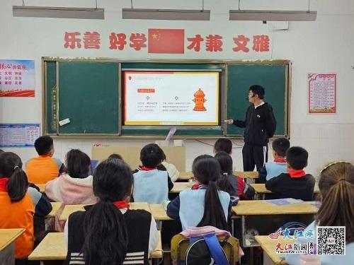 青山区小学领导团队，引领未来教育的新力量崛起