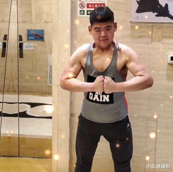 当代许褚，肌肉型男，体重逾千斤却尽显力与美